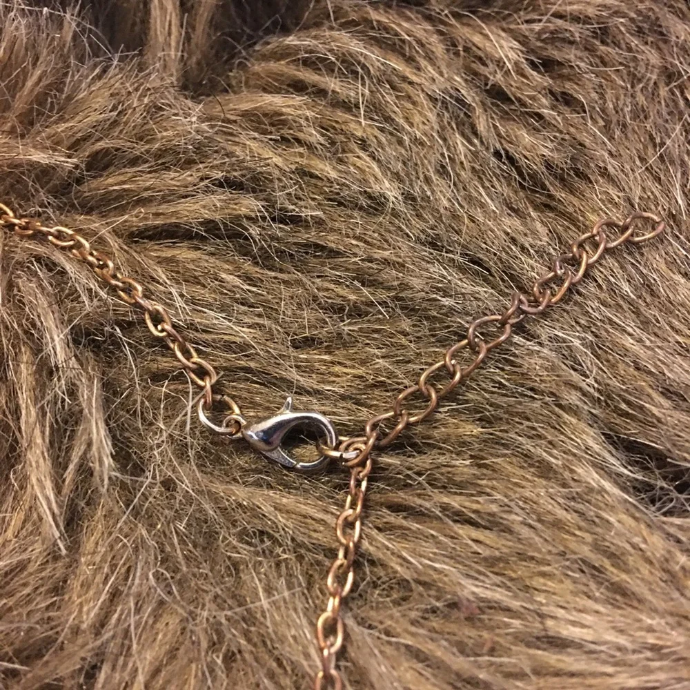 Textured gold tone disc necklace